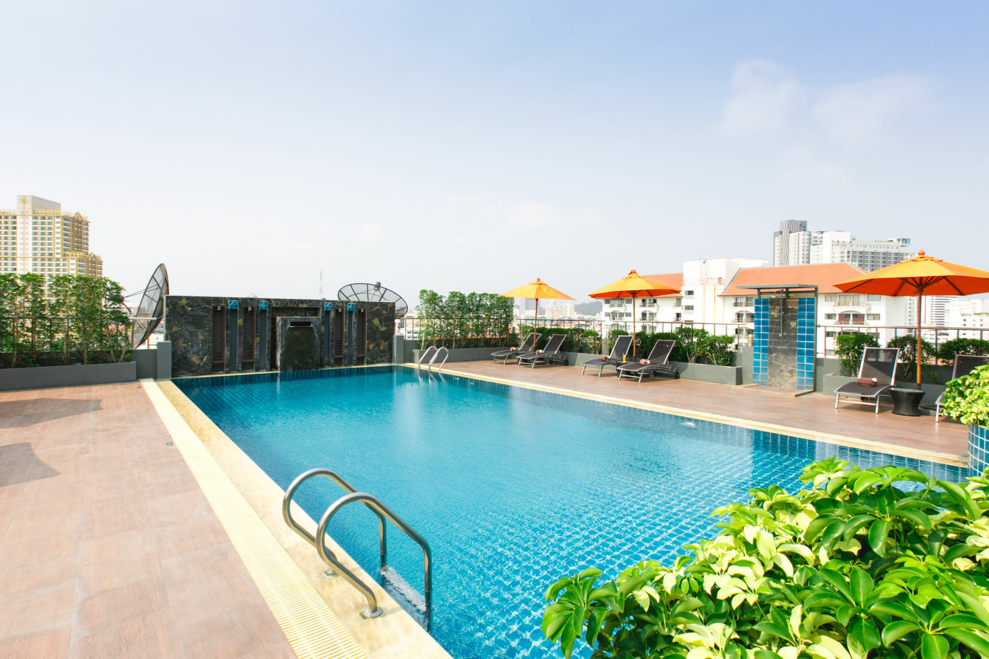 Adelphi Pattaya Hotel Kültér fotó